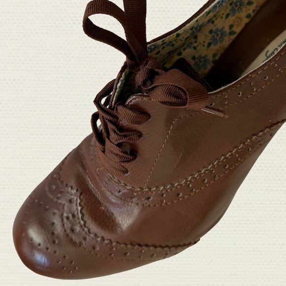 American Eagle Oxford Shoes Women's Brown Heeled Wing Tip - Picture 6 of 7